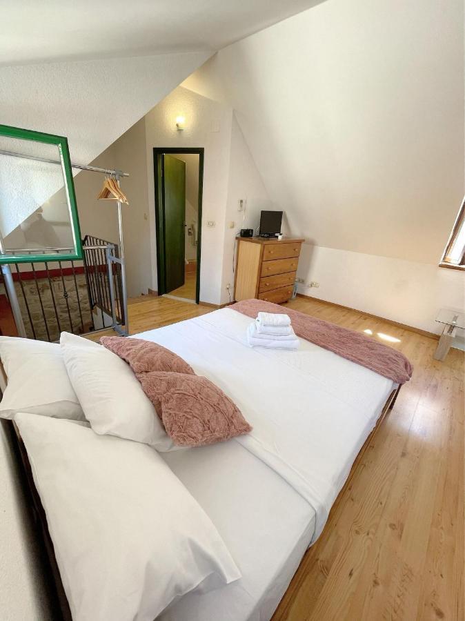 House Ivancic-Free Parking Trogir Exterior foto